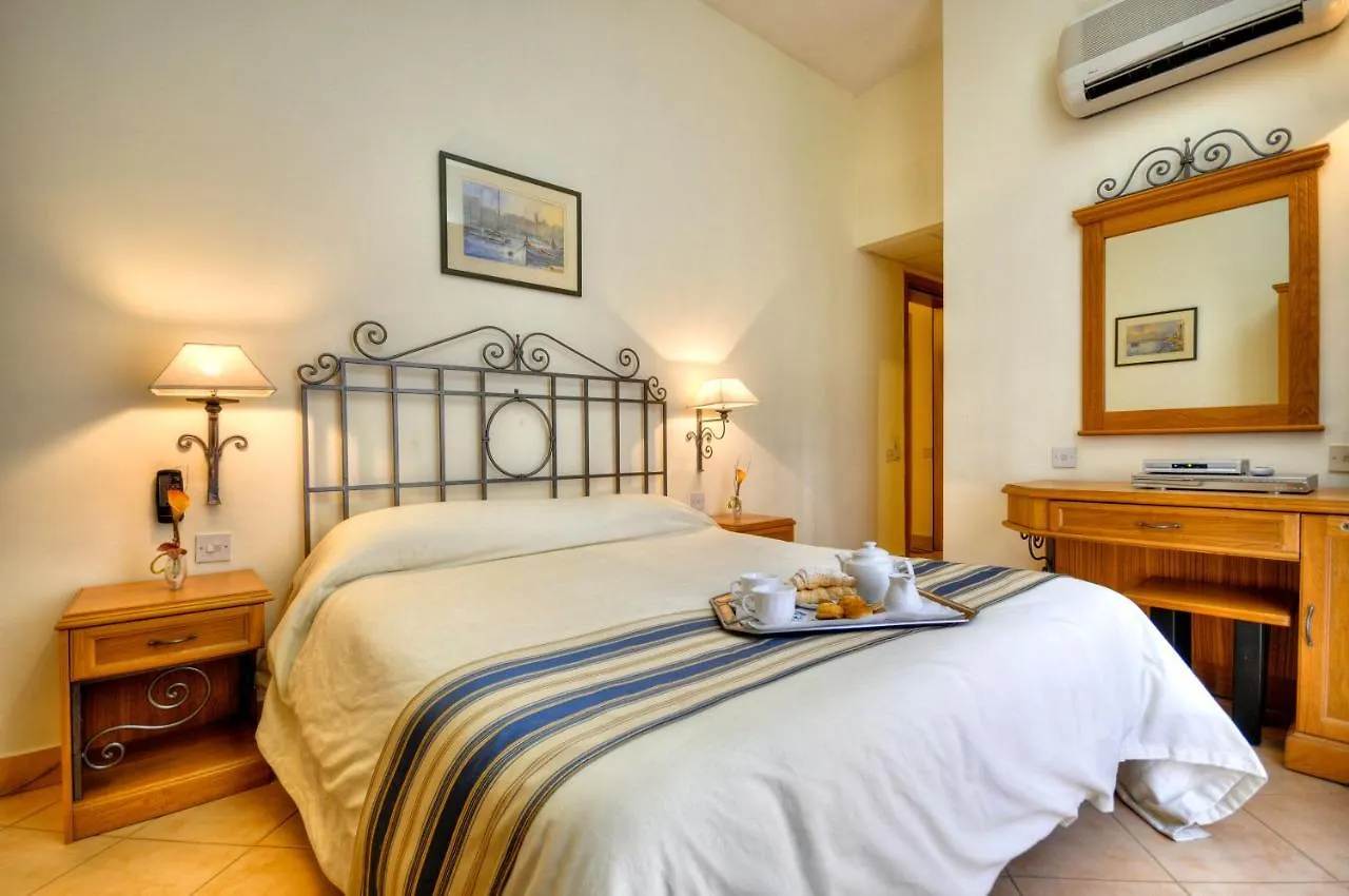 Hotel Kennedy Nova Gzira 4*,