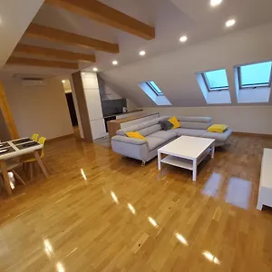 https://apartament-lusowo.poznan-hotels.com