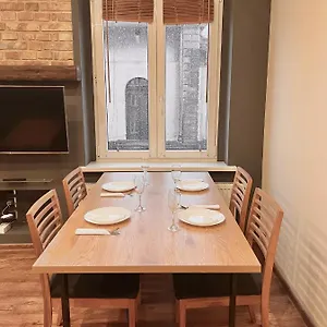 https://2-room-apartment-in-the-city-center.poznan-hotels.com